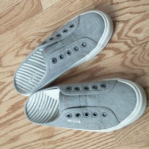 Taos Womens EZ Soul slip on Sneakers Shoes sz 7.5